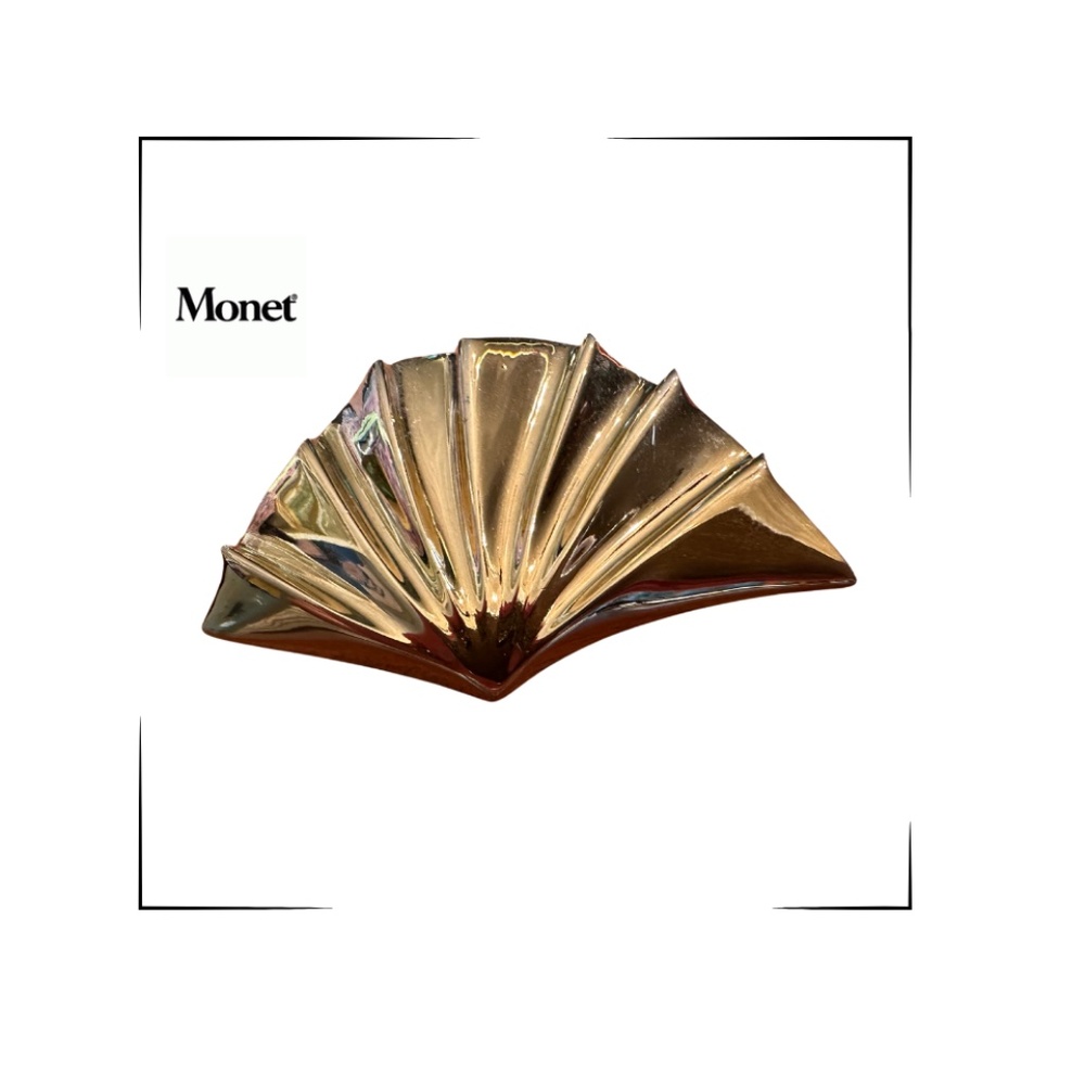 Vintage 80's Monet Fan Brooch in Plated Gold